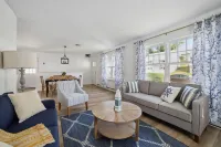 Marine Theme - 4 BR - Backyard - Fire pit Hotels in Bridgeport