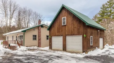 Remodeled Ski Home - Private Inground Pool - Game Room - Fire Pit Hotels near Grand view Farm