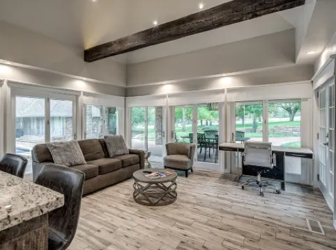 Resort living in Edmond with pool & tennis court!