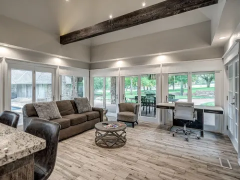 Resort living in Edmond with pool & tennis court!