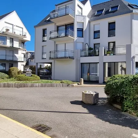 Beautiful Balcony Apartment with sea view in the center of Concarneau