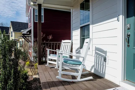 Serene Lake House plus Golf Cart, Access to Tim's Ford LakeBlue Gill Marina