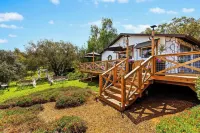 Montecito Cottage - Tuscan Farmhouse, Pool, Views