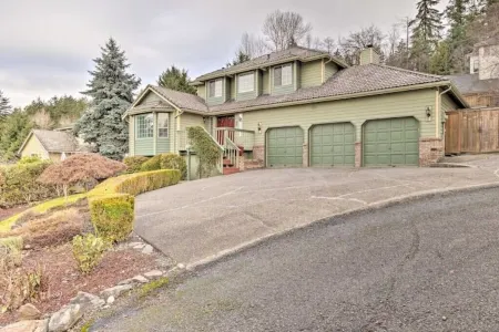 Comfort & Calm – Perfect for Work, Families , Pets & Getaways Отели рядом с достопримечательностью «Соос Крик Ботаникал Гарден & Херитедж Сентер»