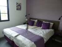 La Figue: Luxury 4 person apartment with private terrace and large swimming pool + sauna. 聖瑞利安德朗蓬住宿飯店