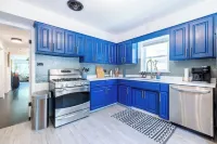 Haus Of Hues: MDRN Bright Peaceful Private Apt