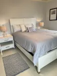 Bright and Airy Beach House-close to beach and inlet for paddleboard/kayaking 피셔맨스 코브 보호관리지구 주변 호텔