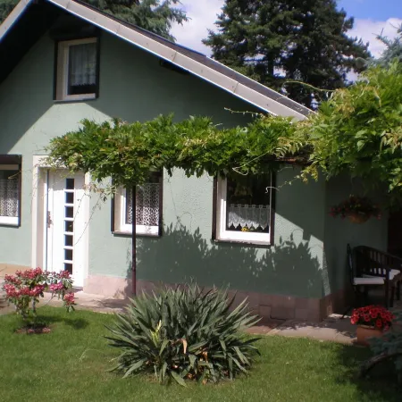 small cozy, lovingly furnished holiday house for 2 people