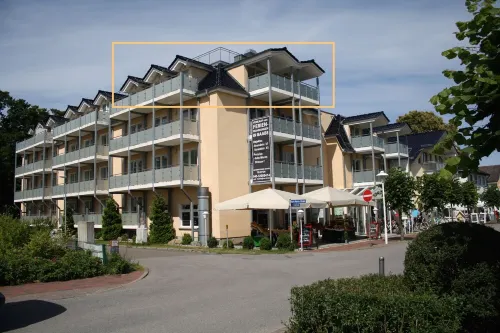 Beachfront apartment with sea views, beach chair by the sea, parking at the house