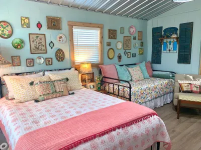 Cute cottage just 5 minutes from Round Top!