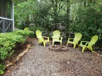 Cozy Lake Burton cottage -- enjoy boating, mountains, hiking, wineries and more!