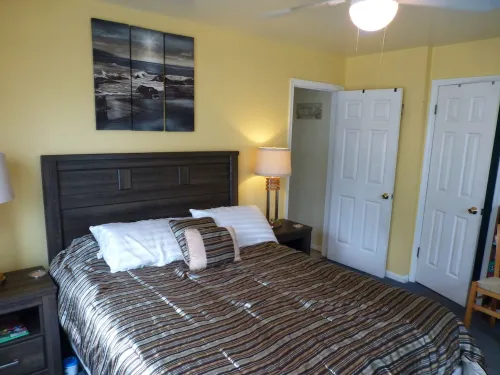 Duck's Delight - Pet friendly rentals within walking distance to Maddox Blvd!