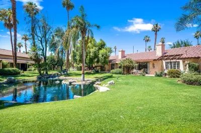 Newly updated 2 bedroom condo located in a quiet, gated community! 40868 Ave Solana 주변 호텔