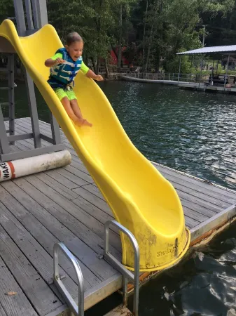 Big Nate Cabin on Lake with Water Trampoline