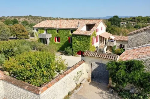 Gîte l'Escoussou 120m², 4 Bedrooms, Nature, Charm, Heated Pool, South Ardèche