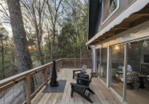 Charming Norris Lake Cabin with views and boat slip @ Marina!