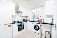CITY CENTRE ★ FREE PARKING ★ 2 BED HOUSE ★ MODERN
