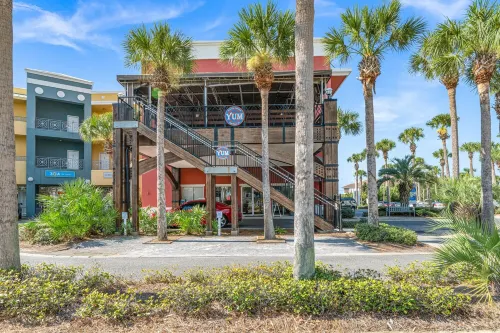 steps to deeded beach and 3 pools-beach gear-shopping/dining steps away