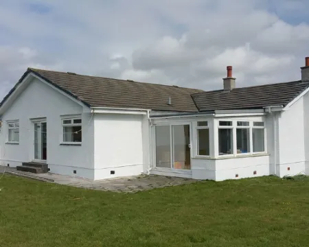 Beautiful 10 person modern bungalow in Bruichladdich with stunning views 아일레이 호텔