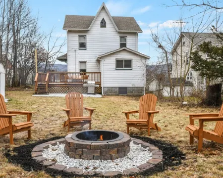 Cozy House 3 Blocks From West Pt Hotels in Highlands