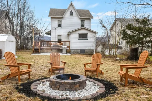 Cozy House 3 Blocks From West Pt Hotels in Highlands