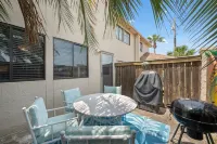 Cozy Beachside Townhouse: Chairs & Towels included, Heated Pool and Easy Parking Hotels near Navarre Beach Sea Turtle Conservation Center