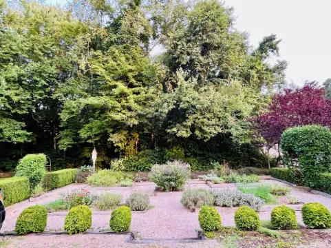 The little Chestnut.  A charming historic apartment in Downtown Chester