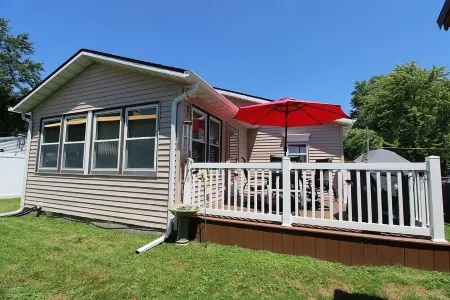 Stylish BOHO Cottage at Bass Lake