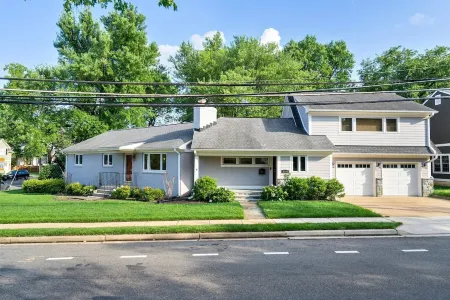 6 Bed High End Home w/ EPIC Backyard!