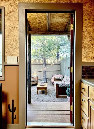 Pet Friendly Fully Fenced Cozy Casita Near Sedona!