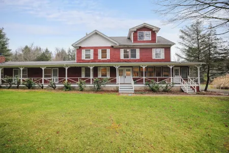 Family Friendly and great for reunions and groups.