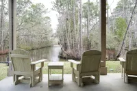 NEW LISTING ★ WATERFRONT ★ FIREPIT