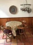 Large, late 1800s home. Secluded, yet adjacent to downtown Bar Harbor. - con encanto