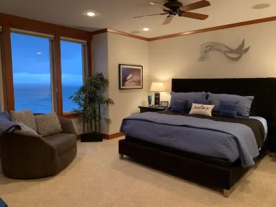 Cliff Haven at Seaside Point-Top Floor with the Best Views - 208+ 5 Star Reviews