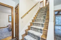 Nature, Pool, Hot Tub&Lakes! Mins to Sebago &More