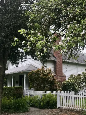 Vashon Farmhouse Hotels in Vashon