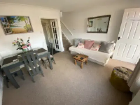 Poole, Holes Bay Harbour Nature Reserve - 'Right' next to the water :-) Sleeps 3