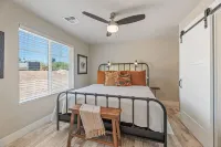 BLACK SHEEP INN Newly Constructed Hampshire #3 of 4 Units Hotels near Love's Travel Stop