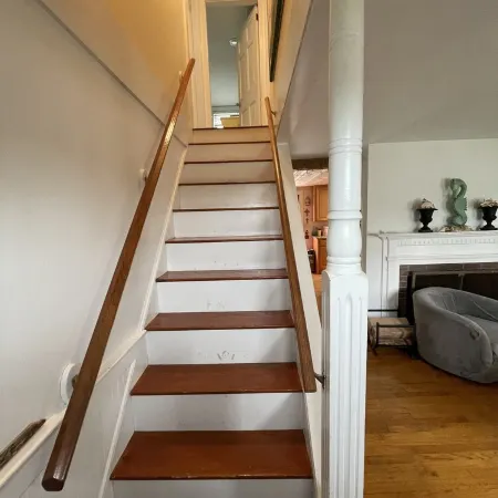 Classic Cape Steps from the Beach