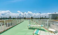 The Shores Club #804 -Beachside Condo-Pickleball Court-Heated Pool-Outdoor Grill