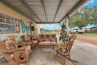 BYRD'S FARMHOUSE CHICK-INN COOP