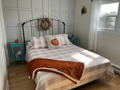 Cozy & pretty beach-block, 2-BR condo: short walk to ocean, restaurants & shops! Hotels near Brigantine Beach
