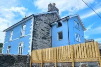 Porthmadog, Mountain Views, 5 Bedrooms, 5 Bathrooms, Sleeps 11 Hotels in Porthmadog