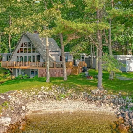 The Great Escape - Picturesque Sebago Lake