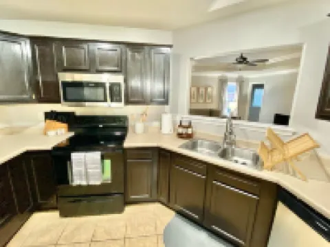 Shred Shed- Sleeps 10- Near Trails- Bentonville