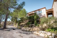 VILLA with stunning views and private access to Lake Esparron de Verdon