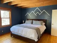 3 BR +Loft + 2 Bathroom Mtn Cabin w/ Hot Tub - New Deck and Paved Driveway!