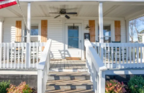 Cozy Convenient Cottage