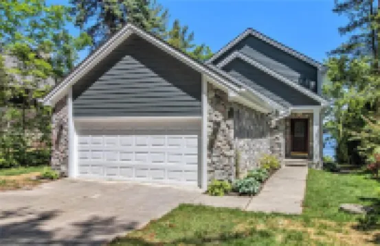 Panoramic view of spectacular all sports lake. 3 bed/3.5 bath