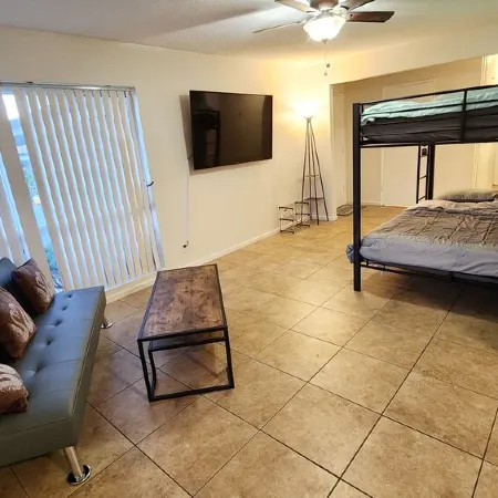 SALE! Peaceful, Clean, 4x Queen Bed, Spacious!